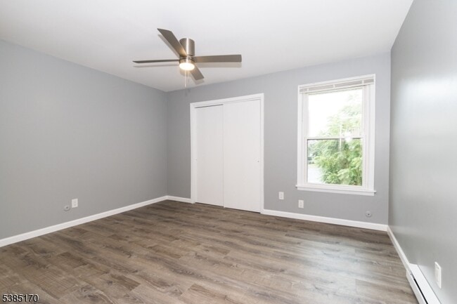 Building Photo - 190 Park St