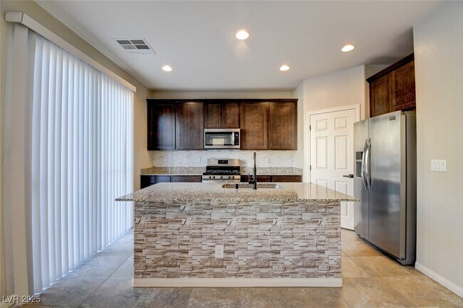 Building Photo - 4120 Free Bird Crest Ave