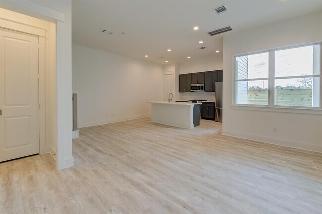 Building Photo - 2551 Judiway St