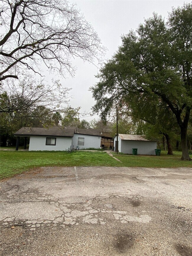Primary Photo - 9402 Lomax St