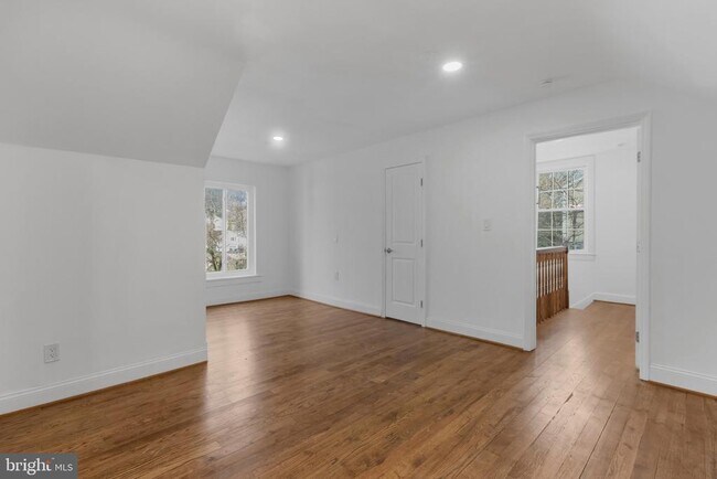 Building Photo - 3284 Annandale Rd
