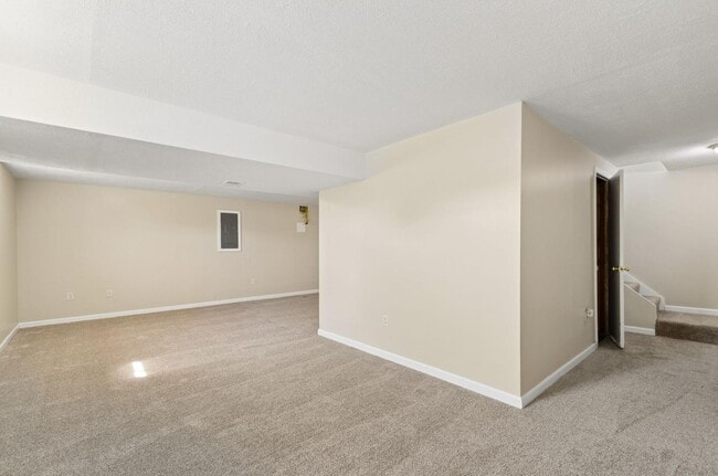 Building Photo - 4611 Thornoak Dr
