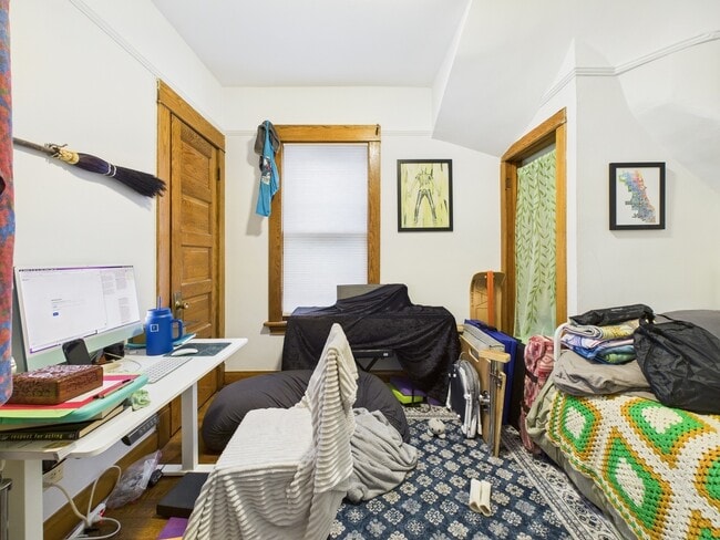 Building Photo - 4318 N Albany Ave