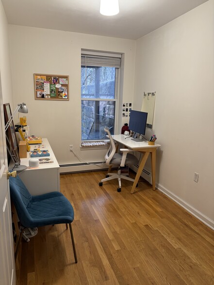 Second bedroom - 93 Erie St