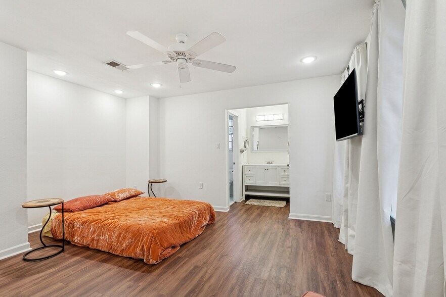 Building Photo - 1415 Homer St