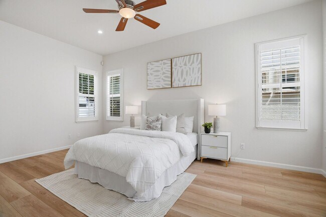 Building Photo - BRIGHT, OPEN RESIDENCE IN RIVERMARK HOME WITH EXCELLENT LAYOUT