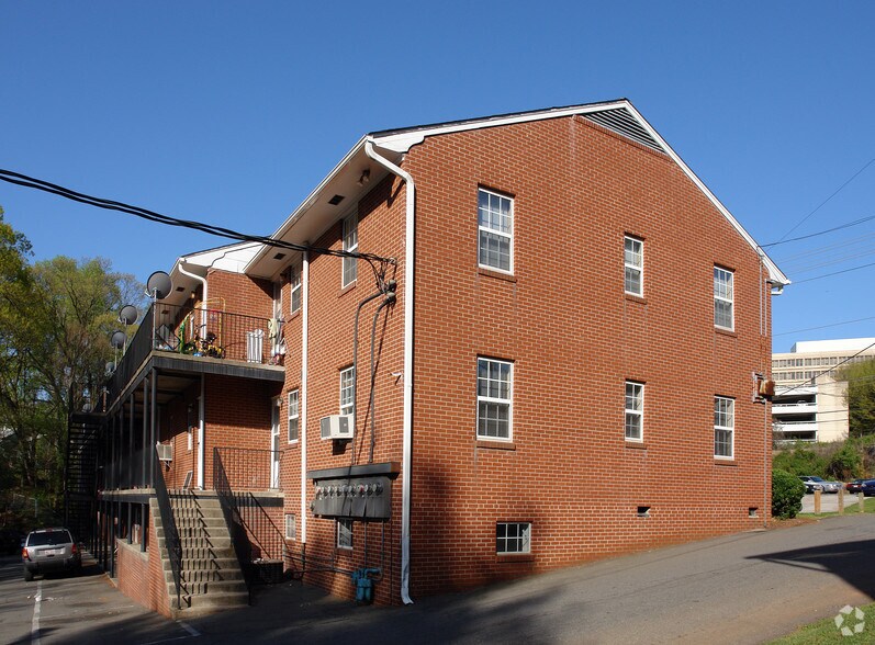 Building Photo - 1640 W Northwest Blvd