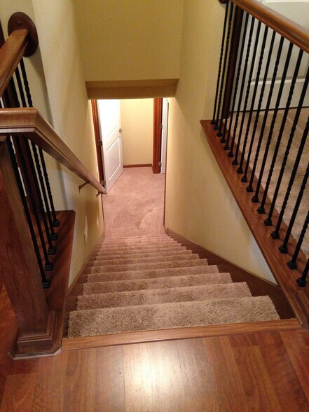 Building Photo - 2901 SE Stonegate Dr