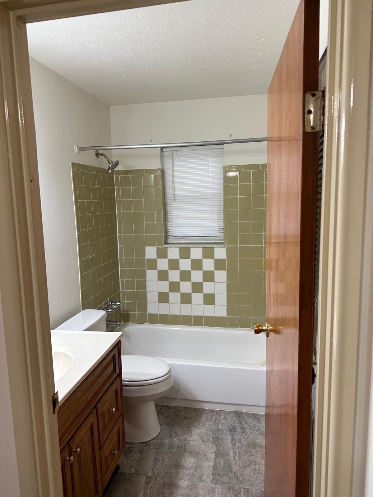 Building Photo - 3000 Fordhaven Rd