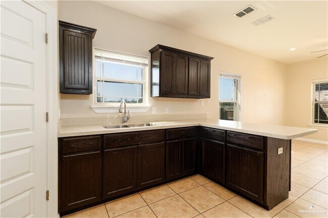 Building Photo - 11 W Garfield Ave