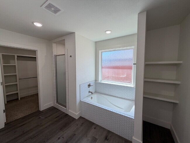 Building Photo - 405 Ranger St