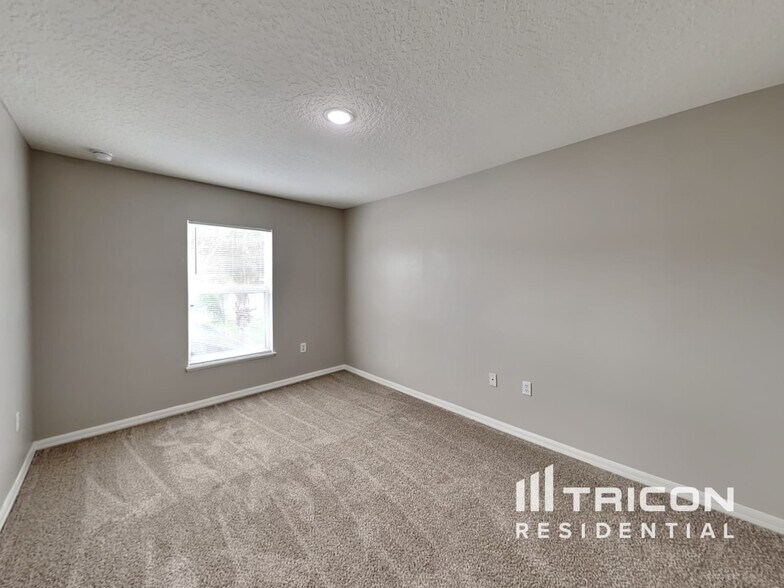 Building Photo - 1795 Sunset Ridge Dr