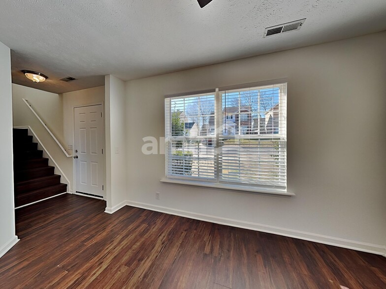 Building Photo - 7460 Maggie Dr