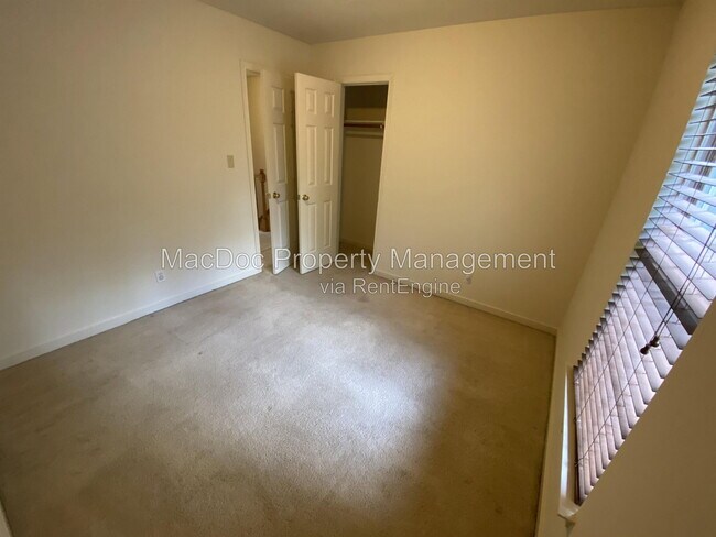 Building Photo - 9 Brown Cir