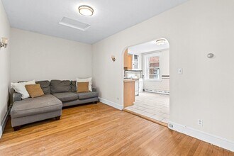 Building Photo - 94 Prince St