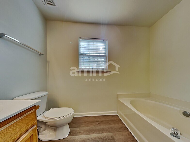 Building Photo - 154 Elrosa Rd