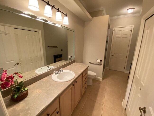 Building Photo - Spectacular and Luxurious Turnkey ANNUAL Lease in The Village of Bridgeport