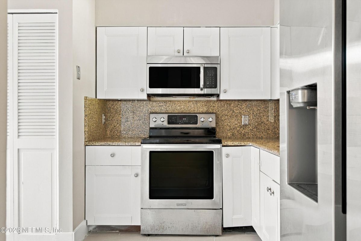 Building Photo - 7703 Las Palmas Way