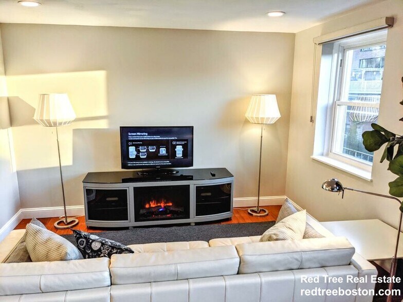 Building Photo - 20 Bowdoin St