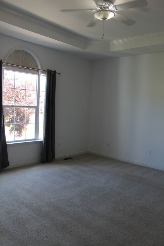 Building Photo - 212 Killdeer Dr