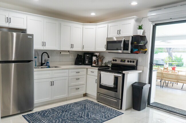Building Photo - 2106 N 28th Ave