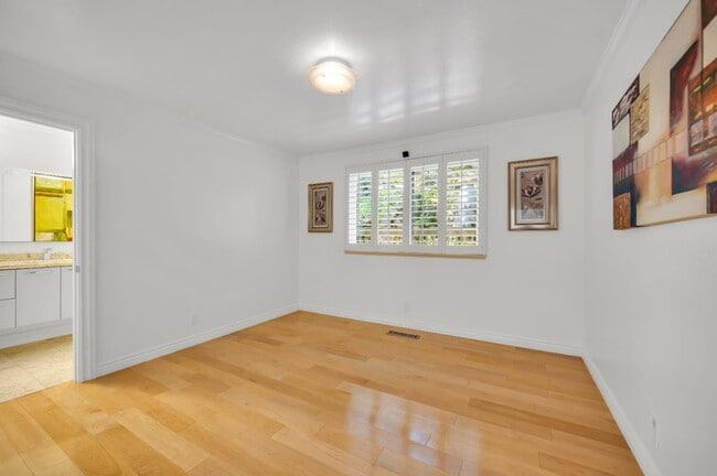 Building Photo - 30 Bluebell Ln