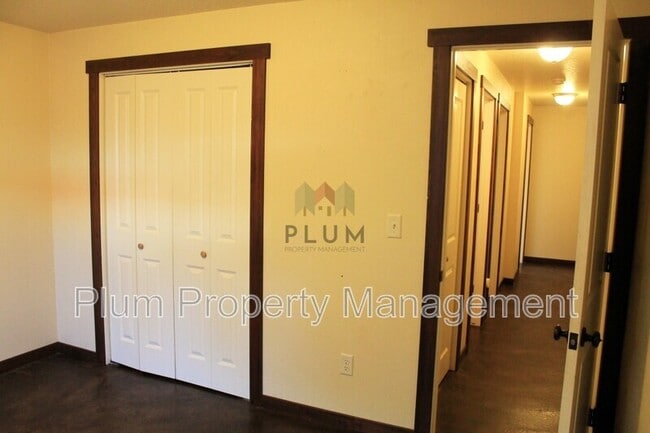 Building Photo - 1405 N Dickens St