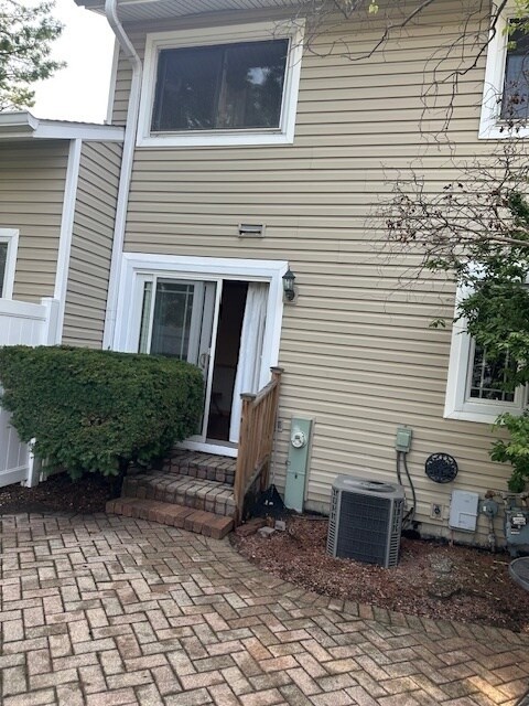Building Photo - 1003 Sandpiper Ct