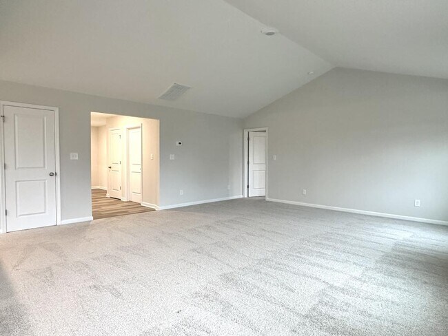 Building Photo - 2102 Roadster Pony Ln
