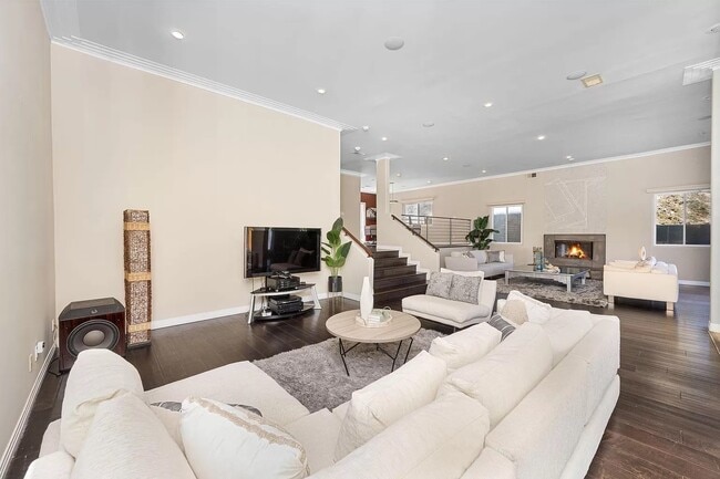 Building Photo - 15316 Del Gado Dr