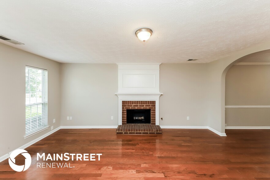 Building Photo - 9945 Rivercliff Ln