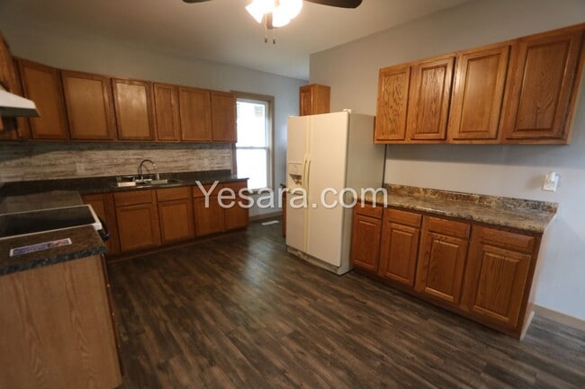 Building Photo - 2 Bedroom 2 Bath House