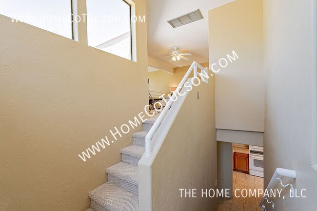 Building Photo - Short Term Furnished Foothills Condo-