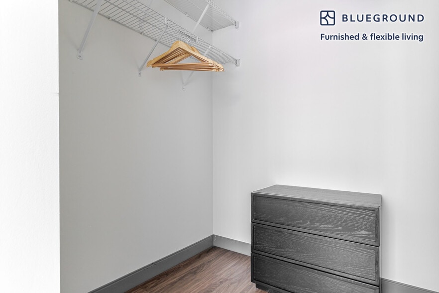 Building Photo - 601 W Jackson Blvd