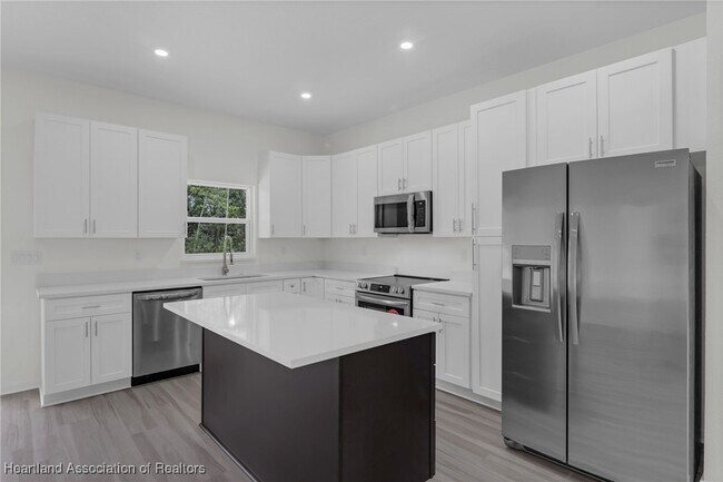 Building Photo - 7539 Bernal Dr
