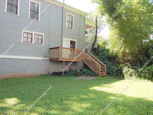 Building Photo - 622 Waldo St SE