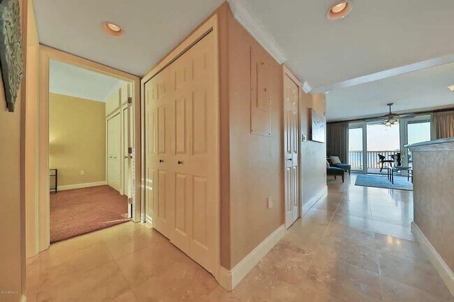 Building Photo - 157 Marine St