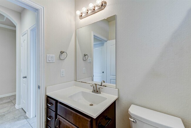 Building Photo - 84 Linnwood Dr