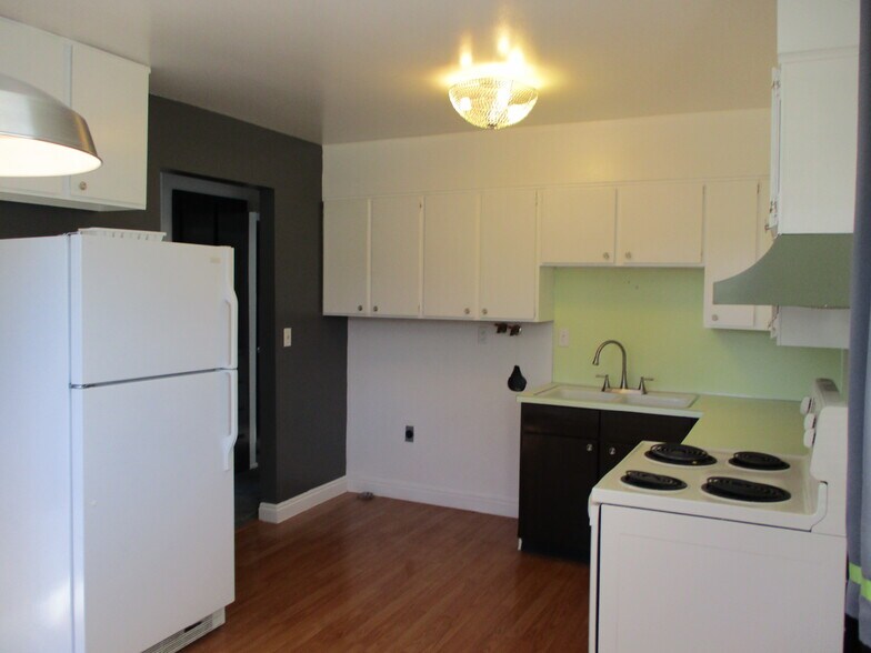 Building Photo - 133 W 300 N