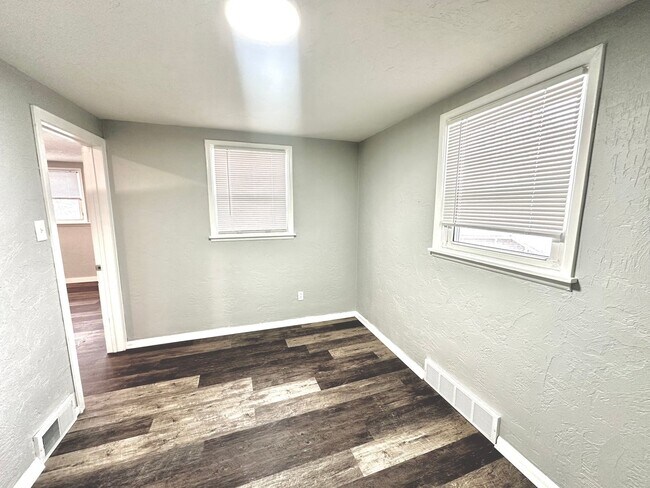 Building Photo - Cozy 2 Bed, 1 Bath Home in Jefferson Hills - Available Immediately!