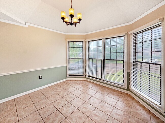 Building Photo - Spacious 3 bedroom 2 bath in Cordova