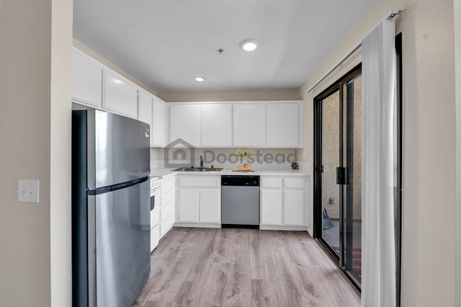 Building Photo - 351 N Ford Ave