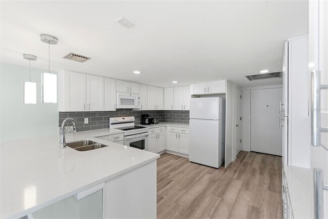 Building Photo - 17408 Gulf Blvd