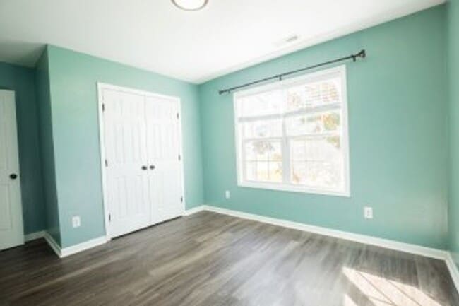 Building Photo - 111 Harvest Moon Dr