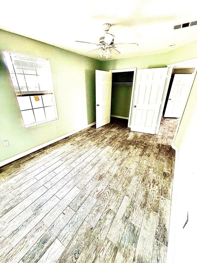 Building Photo - 3017 Fern St