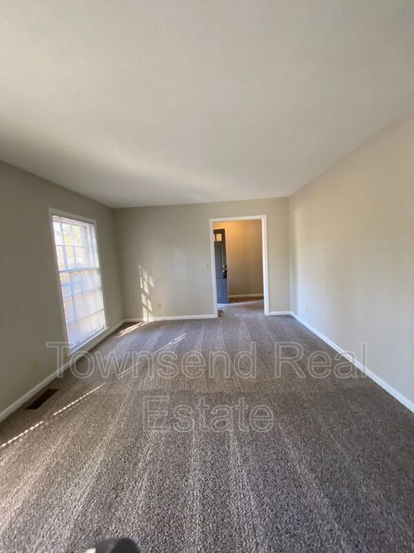 Building Photo - 6326 Greyfield Rd