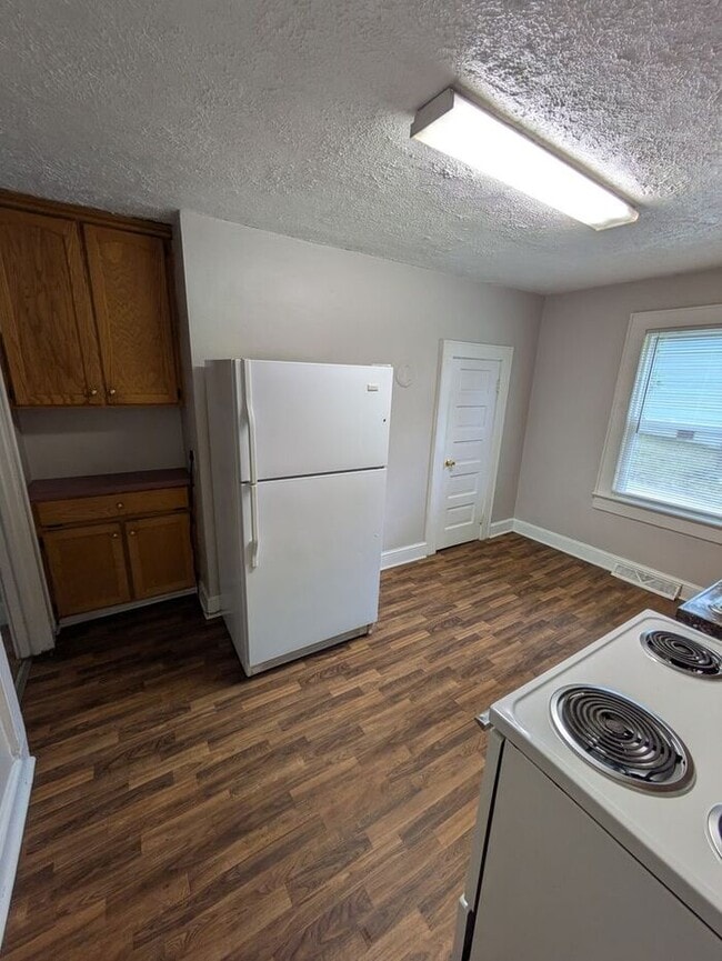 Building Photo - 3BD/2BA Home in Hickory