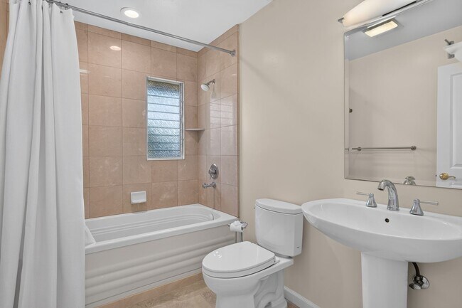 Building Photo - Condo in Active Adult Community