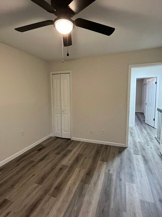 Building Photo - 1220 Apple Glen St