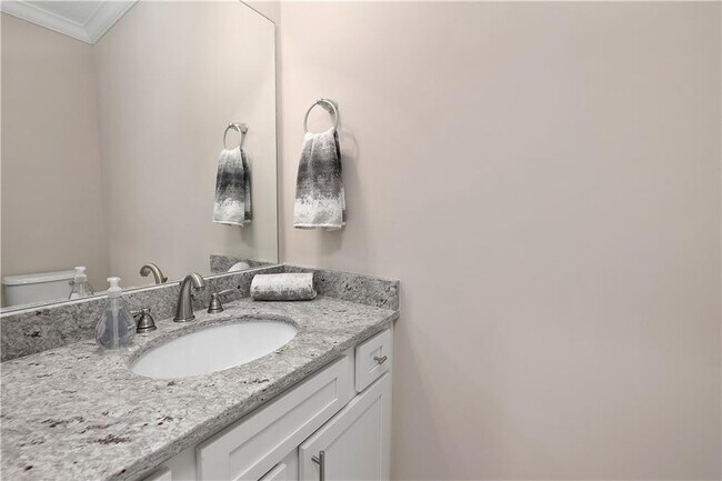 Building Photo - 405 Mariners Cir